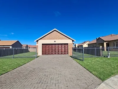3 Bedroom House For Sale in Rustenburg - av91.webp