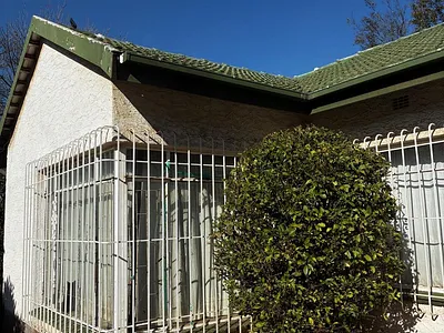 3 Bedroom House For Sale in Germiston - XYhX.webp