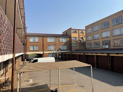 2 Bedroom Apartment For Sale in Vereeniging - rZOf.webp