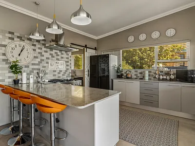 4 Bedroom House For Sale in Gordons Bay - lwRo.webp