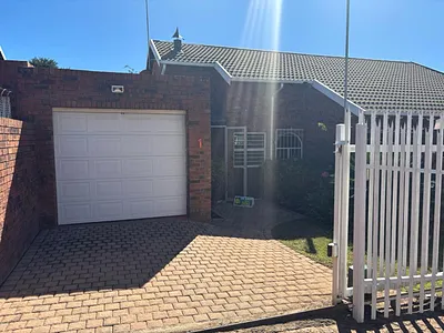 3 Bedroom Townhouse For Sale in Alberton - yJFD.webp