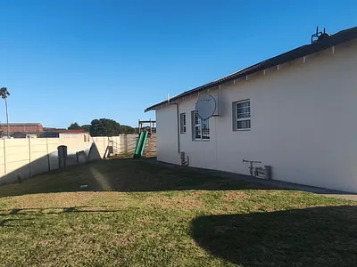 3 Bedroom House To Rent in Port Elizabeth - img