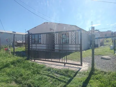 3 Bedroom House For Sale in East London - yTzR.webp