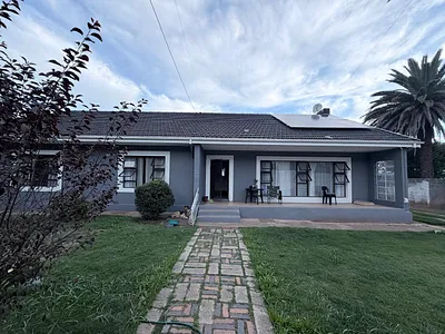 3 Bedroom House For Sale in Queenstown - img