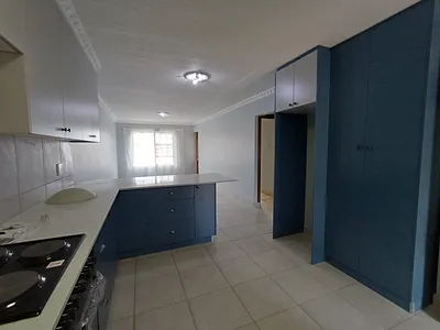 2 Bedroom Apartment To Rent in Mossel Bay - uluE.webp