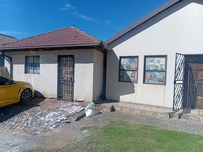 2 Bedroom House For Sale in Witbank - xj1M.webp