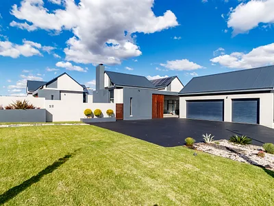 4 Bedroom Townhouse For Sale in Centurion - 5Tmv.webp