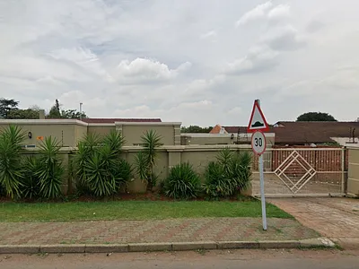 3 Bedroom House For Sale in Germiston - YSN8.webp
