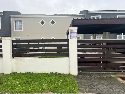 2 Bedroom House For Sale in Port Elizabeth - img