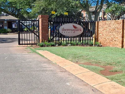 2 Bedroom Townhouse For Sale in Akasia - gYT8.webp