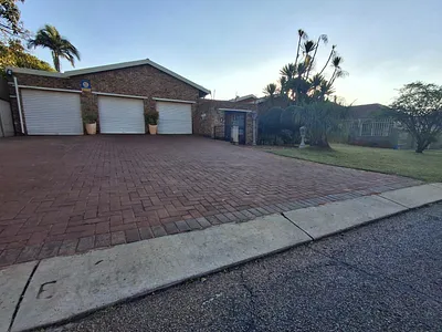 4 Bedroom House For Sale in Akasia - gtss.webp