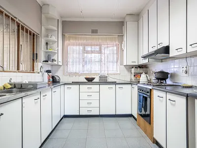 3 Bedroom House For Sale in Hillcrest - 55s2.webp