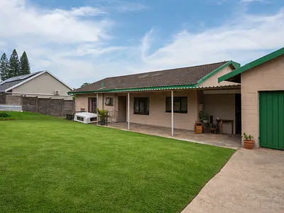 3 Bedroom House For Sale in Hillcrest - OHu5.webp
