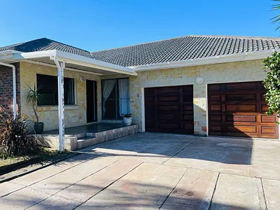 4 Bedroom House For Sale in East London - aI3P.webp