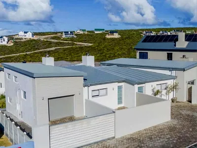 4 Bedroom House For Sale in Struisbaai - BTBC.webp