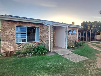 2 Bedroom Townhouse For Sale in Despatch - m5LH.webp