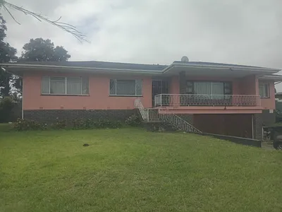 3 Bedroom House To Rent in East London - 9nGP.webp