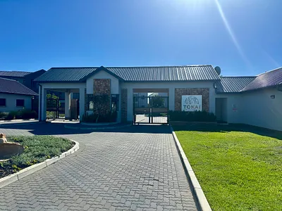 2 Bedroom Apartment For Sale in Port Elizabeth - img