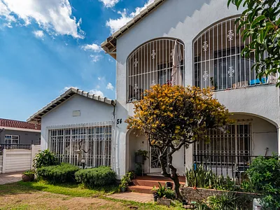 4 Bedroom House For Sale in Johannesburg - NO6x.webp