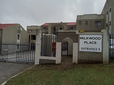 2 Bedroom Townhouse For Sale in Uitenhage - img