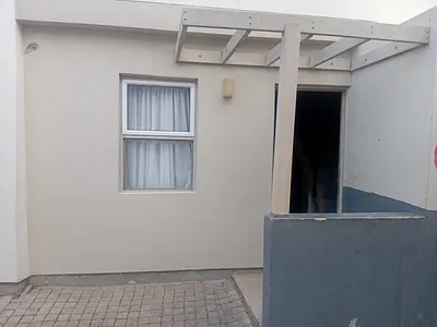 2 Bedroom House For Sale in Mossel Bay - 67tJ.webp