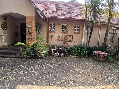 5 Bedroom House For Sale in Springs - o2bo.webp