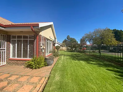 4 Bedroom House For Sale in Vanderbijlpark - XGJw.webp