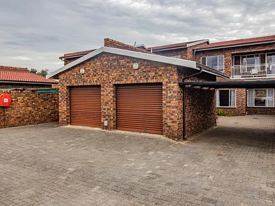 3 Bedroom Apartment For Sale in Alberton - j9tP.webp