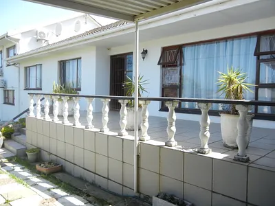 9 Bedroom House For Sale in East London - SMpW.webp