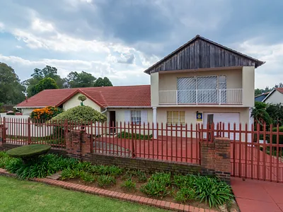 3 Bedroom House For Sale in Roodepoort - qvIm.webp