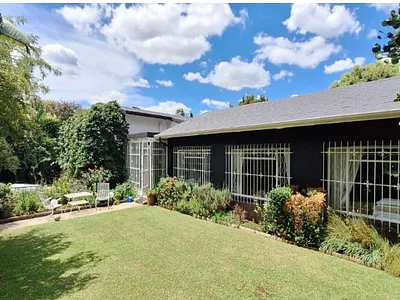 3 Bedroom House For Sale in Randburg - VHWt.webp