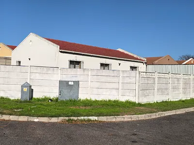 3 Bedroom House For Sale in Milnerton - img