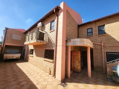 7 Bedroom House For Sale in Johannesburg - 0Zd9.webp