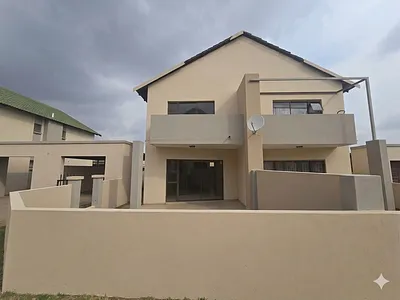 3 Bedroom Townhouse For Sale in Witbank - y7MP.webp