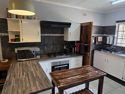 5 Bedroom House For Sale in White River - img
