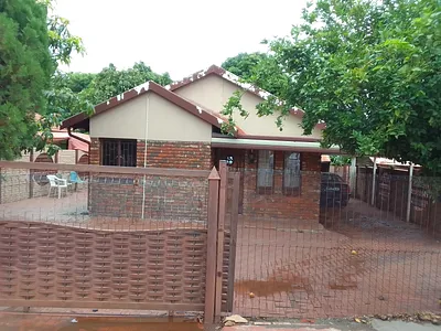 3 Bedroom House To Rent in Rustenburg - img
