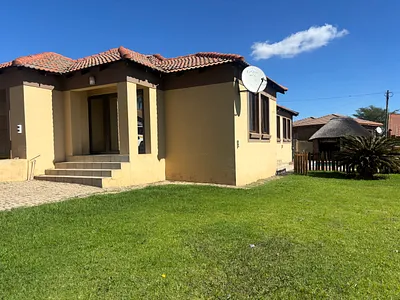 3 Bedroom House For Sale in Witbank - eQSY.webp