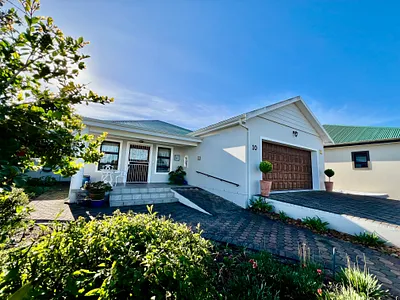 3 Bedroom House For Sale in Stilbaai West, Stilbaai - img