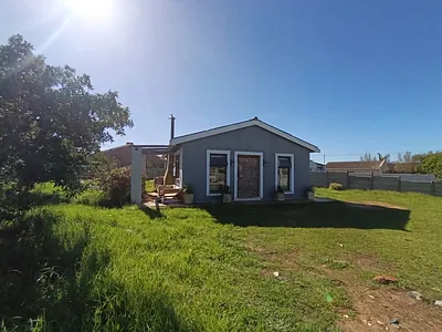 2 Bedroom House For Sale in Bredasdorp - img
