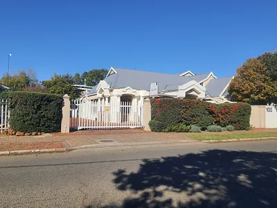 6 Bedroom House For Sale in Potchefstroom - h2O9.webp