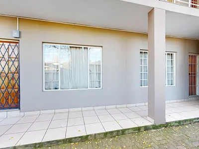 2 Bedroom Apartment For Sale in Potchefstroom - 5XyK.webp