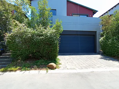 3 Bedroom House For Sale in Sandton - Cqj9.webp