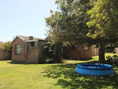 3 Bedroom House For Sale in East London - 4d7h.webp
