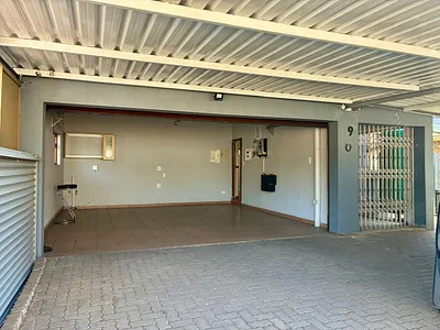 3 Bedroom House For Sale in Vanderbijlpark - 2GsM.webp
