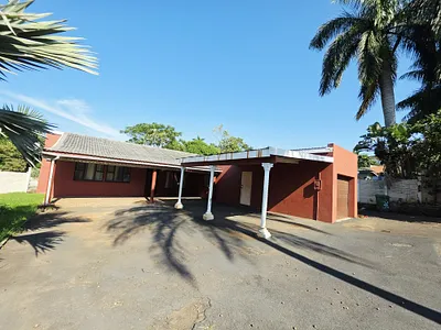4 Bedroom House For Sale in Empangeni - 3VIl.webp