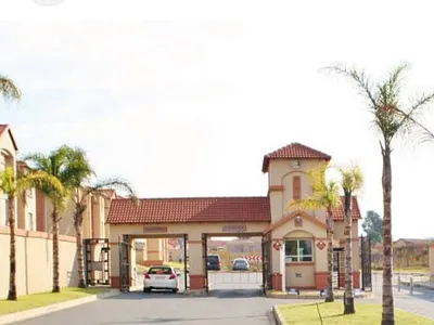 2 Bedroom Apartment To Rent in Johannesburg - tHoP.webp