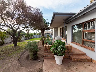 3 Bedroom House For Sale in Vredenburg - img