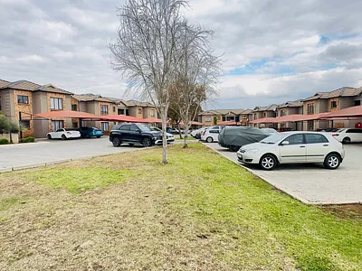 2 Bedroom Apartment For Sale in Brakpan - img