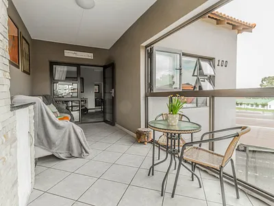 2 Bedroom Apartment For Sale in Benoni - Uha5.webp