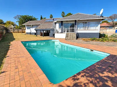 4 Bedroom House For Sale in Rustenburg - fOji.webp